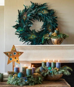 Adventsgesteck Peacock, Ca. B45/H25/T22 Cm -Gartenbedarf Verkäufe 2024 6424469 6424477 6424493 6031983 WE MO 001 PeacockAdvent2022 1