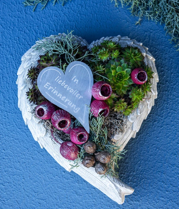 Grabgesteck In Erinnerung, Herzförmig, Ca. B25/H15/T20 Cm 4 Grabgesteck In Erinnerung, Herzförmig, Ca. B25/H15/T20 Cm – Bild 2